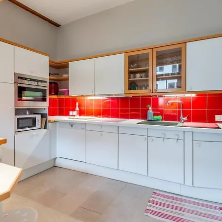بيت للعطل Faubourg Furnished House