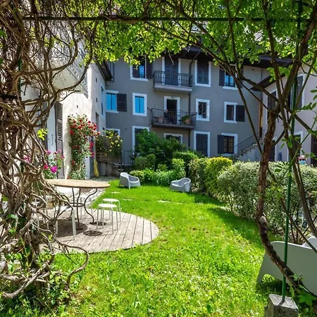 بيت للعطل Faubourg Furnished House